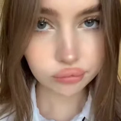 🥺 Стикер «Стримерши» для Telegram