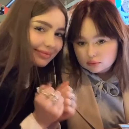 🤩 Стикер «Стримерши» для Telegram