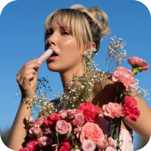 🌸 Стикер «Милли Бобби Браун» для Telegram