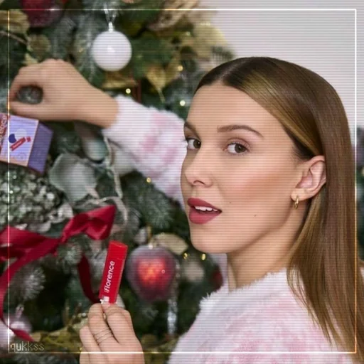🎄 Стикер «Millie Bob» для Telegram