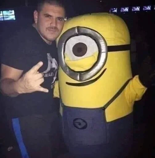 ✌️ Стикер «minions_is_love» для Telegram