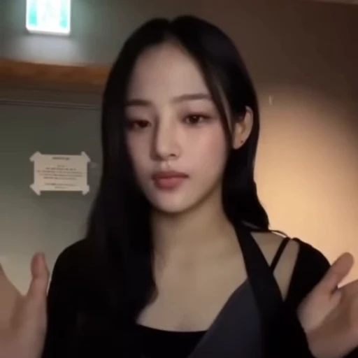 🥵 Стикер «MINJI» для Telegram