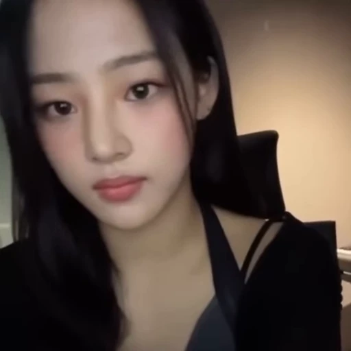 😍 Стикер «MINJI» для Telegram