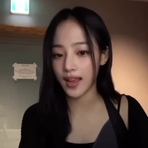 🥵 Стикер «MINJI» для Telegram
