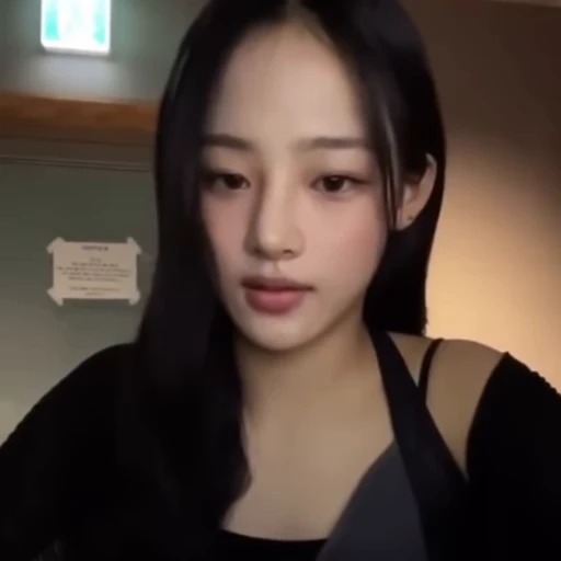 😍 Стикер «MINJI» для Telegram