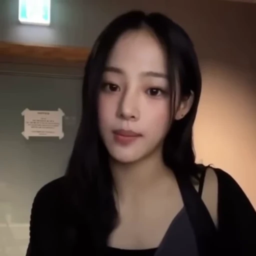 🥰 Стикер «MINJI» для Telegram