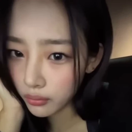 🥵 Стикер «MINJI» для Telegram