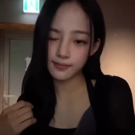 🥰 Стикер «MINJI» для Telegram