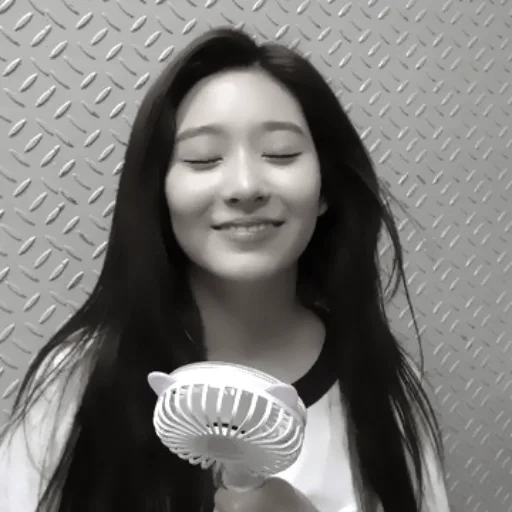🦷 Стикер «۰. ݁⸙ minju ִֶָ» для Telegram
