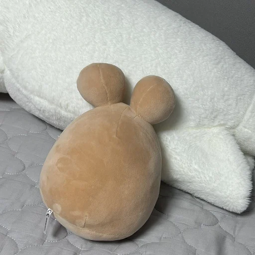 😴 Стикер «Miserable pou» для Telegram