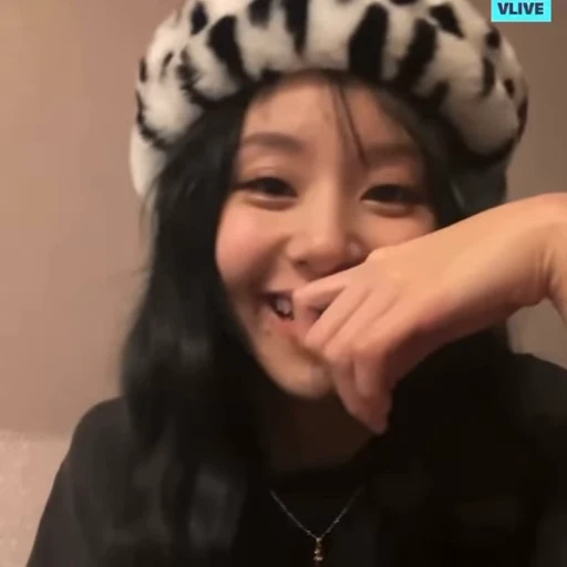 🌥️ Стикер «Chaeng» для Telegram
