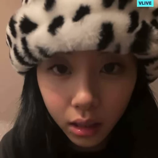 🌥️ Стикер «Chaeng» для Telegram