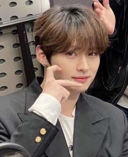 💕 Стикер «minho» для Telegram