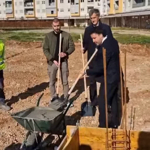 🏗 Стикер «Мемигранция» для Telegram