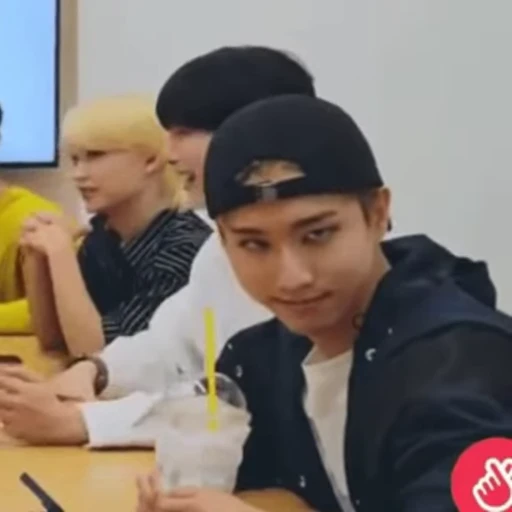 😏 Стикер «Stray Kids» для Telegram
