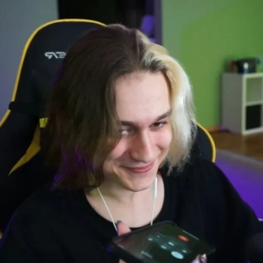 😏 Стикер «молдавская муха 2» для Telegram