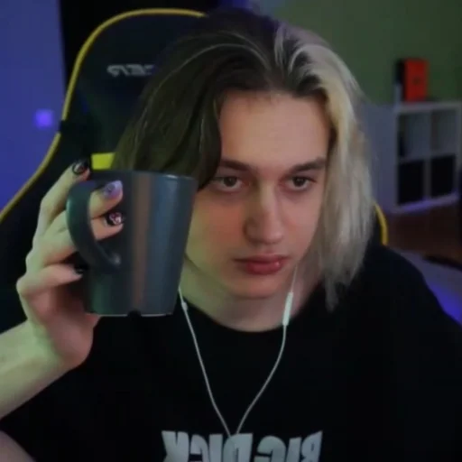 ☕️ Стикер «молдавская муха 2» для Telegram