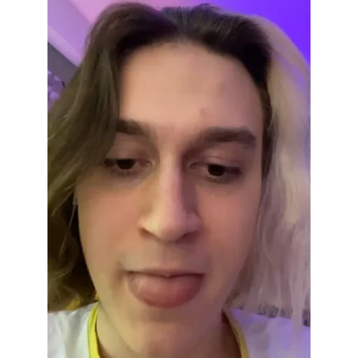 👅 Стикер «молдавская муха 2» для Telegram