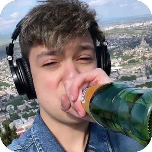 🍾 Стикер «Young Plato» для Telegram