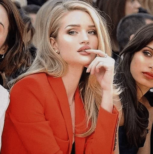 🌙 Стикер «BARBIES» для Telegram