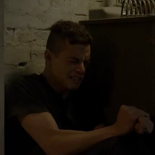 😭 Стикер «Mr Robot» для Telegram