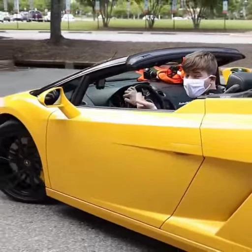 🏎 Стикер «Mr Beast» для Telegram