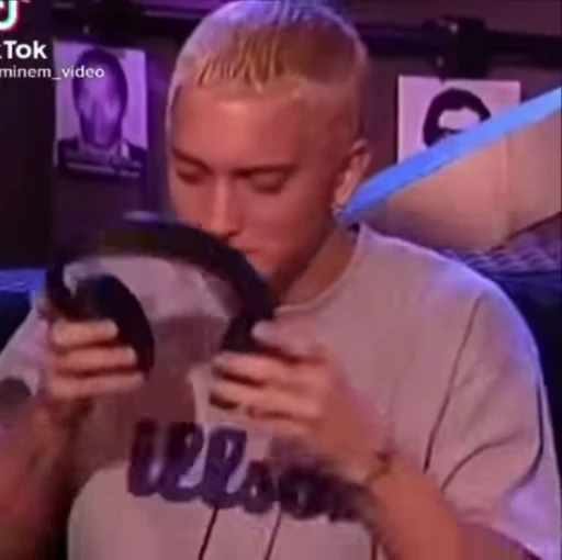 😱 Стикер «Eminem» для Telegram