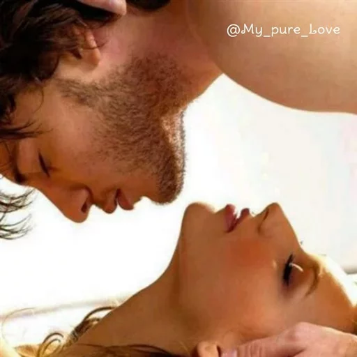 💋 Стикер «Chanell» для Telegram