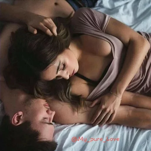 ❤ Стикер «Chanell» для Telegram