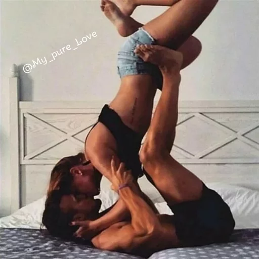 💋 Стикер «Chanell» для Telegram