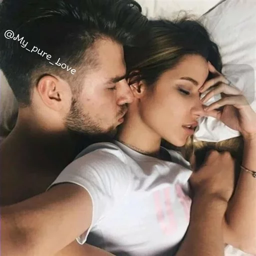 ❤ Стикер «Chanell» для Telegram