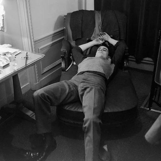 😴 Стикер «Alain Delon» для Telegram
