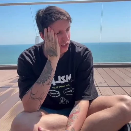 🤩 Стикер «ауаыаэыа» для Telegram