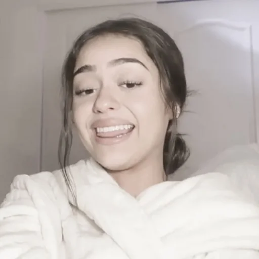 🍣 Стикер «Madison Beer» для Telegram