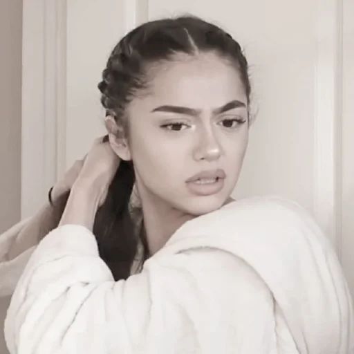 🍣 Стикер «Madison Beer» для Telegram