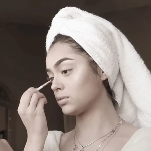 🍣 Стикер «Madison Beer» для Telegram