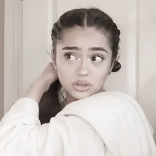 🍣 Стикер «Madison Beer» для Telegram