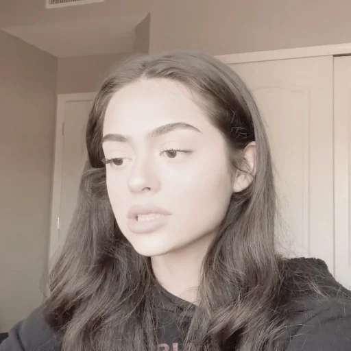 🍣 Стикер «Madison Beer» для Telegram