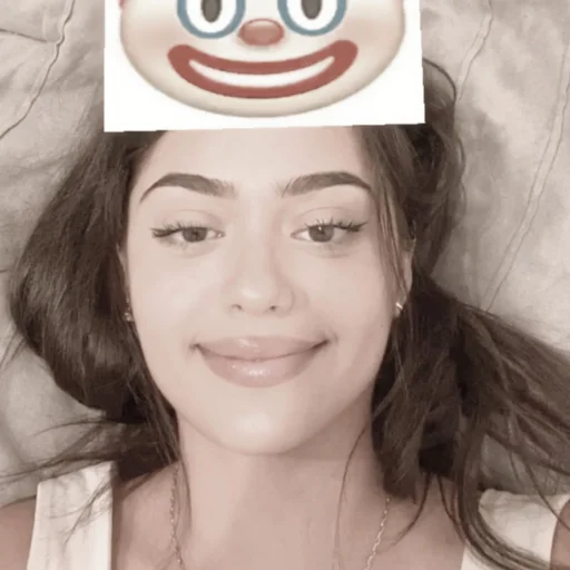 🍣 Стикер «Madison Beer» для Telegram