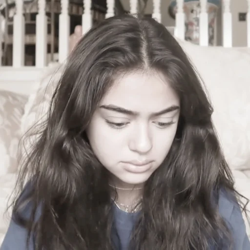 🍣 Стикер «Madison Beer» для Telegram