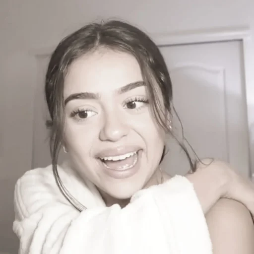 🍣 Стикер «Madison Beer» для Telegram