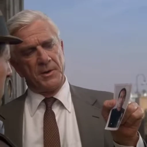 📷 Стикер «Naked Gun» для Telegram