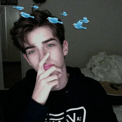 🙃 Стикер «Macho» для Telegram