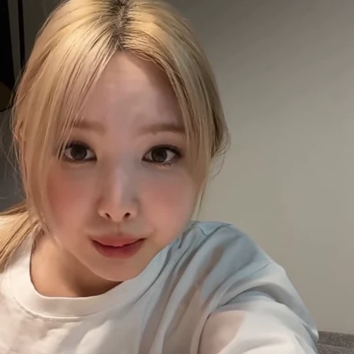 🐰 Стикер «nayeon» для Telegram
