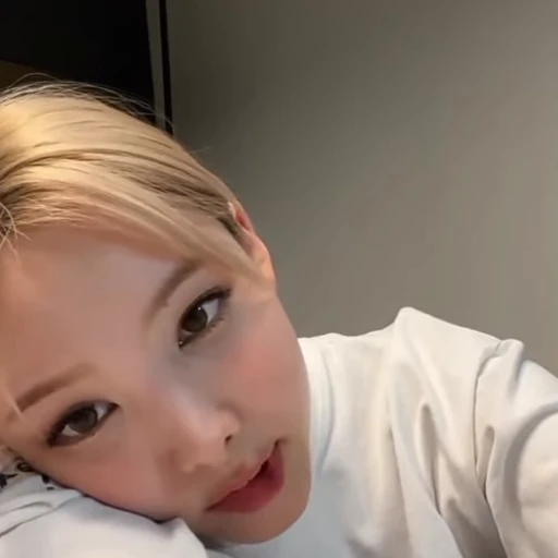 🐰 Стикер «nayeon» для Telegram