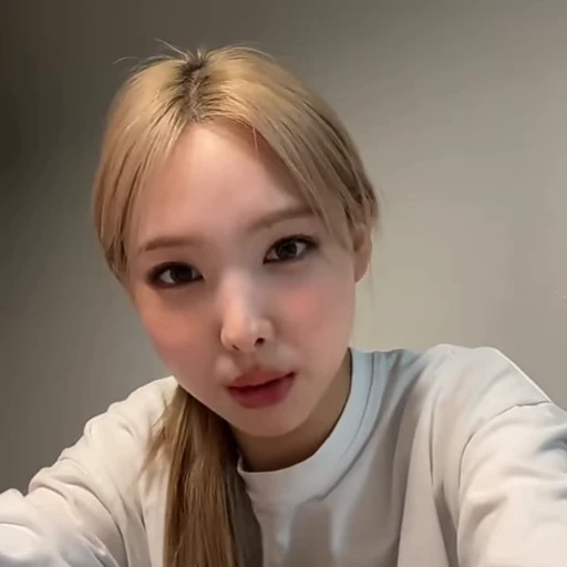 🐰 Стикер «nayeon» для Telegram