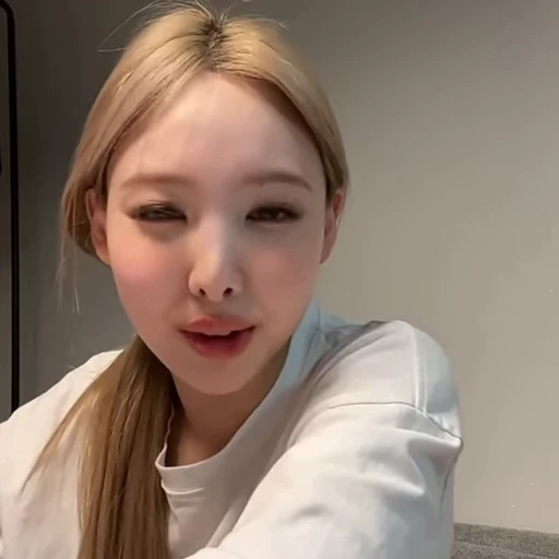 🐰 Стикер «nayeon» для Telegram