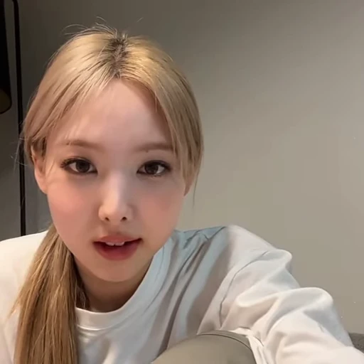 🐰 Стикер «nayeon» для Telegram