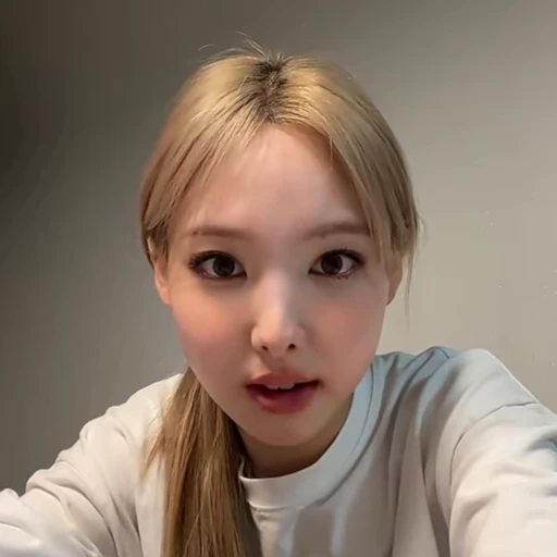 🐰 Стикер «nayeon» для Telegram