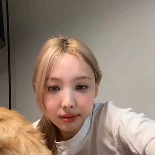 🐰 Стикер «nayeon» для Telegram
